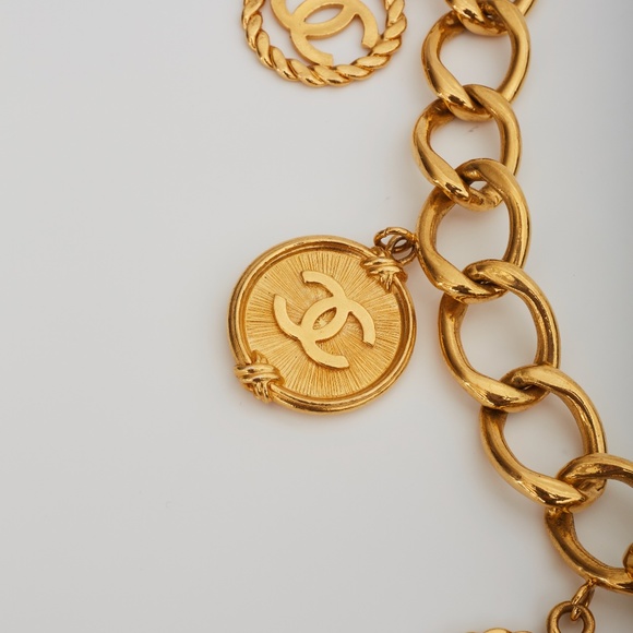 CHANEL LOGO COIN MEDALLION CHARM GOLD CHAIN NECKLACE BELT (1993) 26inch - Picture 3 of 16